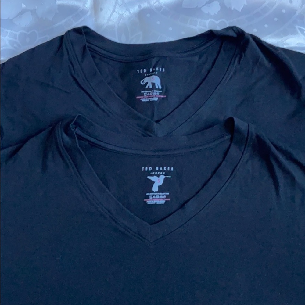 (2)TED BAKER LONDON Cotton Blend V-Neck T-shirt
